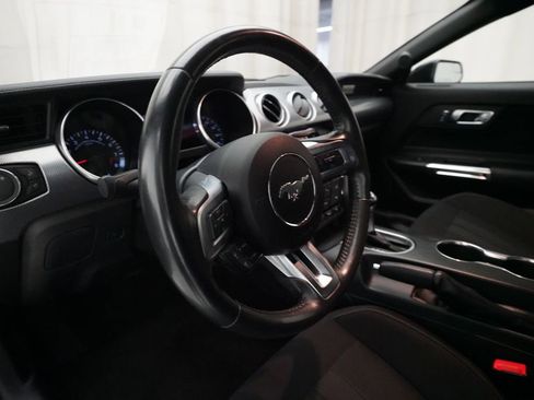 Used 2018 Ford Mustang GT w/ Black Accent Package RWD image 8