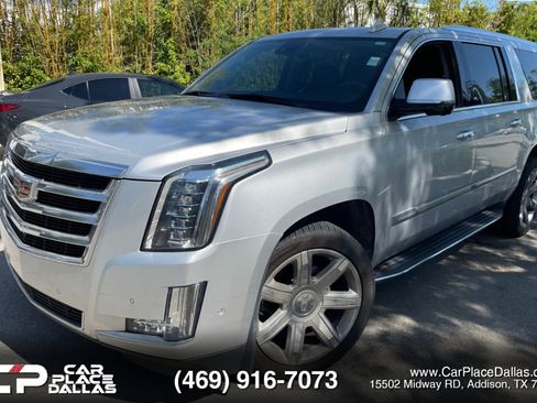 Used 2020 Cadillac Escalade ESV Luxury RWD image 1