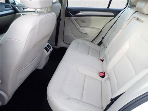 Used 2015 Volkswagen Golf TDI SEL image 9