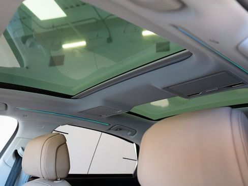 Used 2021 Audi A8 L 4.0T image 4