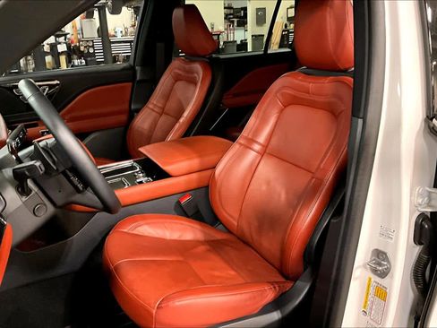 Used 2025 Lincoln Aviator Reserve w/ Jet Appearance Package image 8