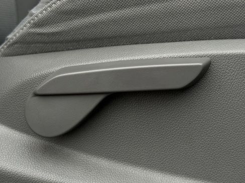 Used 2018 Chevrolet Silverado 1500 Custom w/ Custom Convenience Package image 23