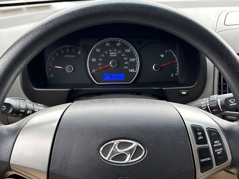 Used 2010 Hyundai Elantra GLS image 17