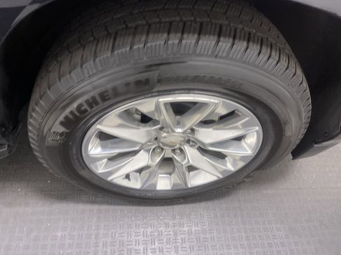 Used 2021 Chevrolet Tahoe Premier w/ Premium Package image 27