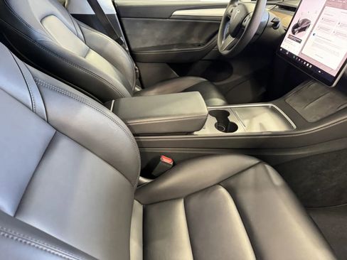 Used 2023 Tesla Model Y 2WD image 6