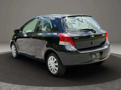 Used 2010 Toyota Yaris 2-Door Hatchback FWD image 6