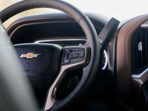 Used 2022 Chevrolet Silverado 3500 High Country image 40