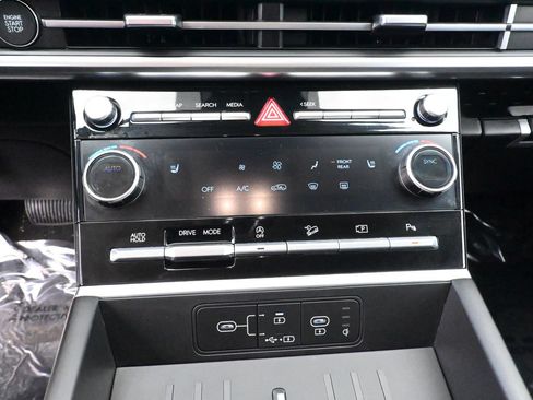 Used 2026 Hyundai Santa Fe SEL FWD image 18