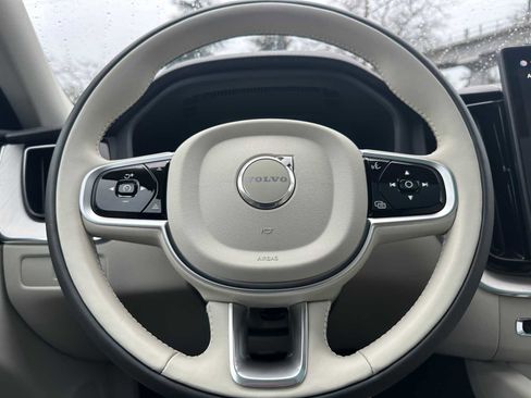 New 2026 Volvo XC60 B5 Ultra w/ Protection Package Premier image 24