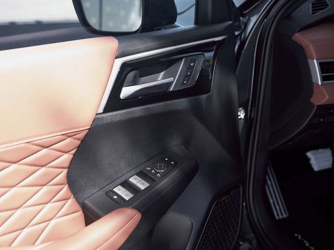 Used 2025 Mitsubishi Outlander SEL image 19