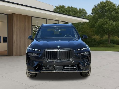 Certified 2023 BMW X7 xDrive40i w/ Executive Package image 3