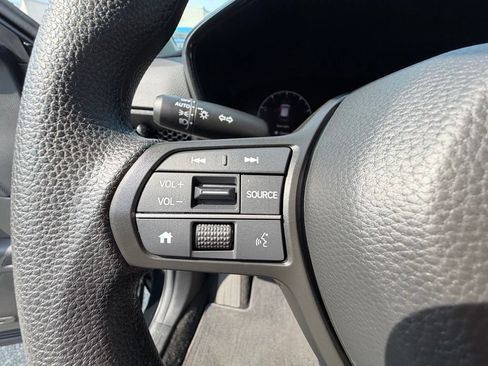 Used 2025 Honda CR-V LX image 19