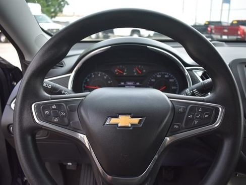 Certified 2018 Chevrolet Malibu LT FWD image 29