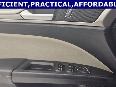 Used 2018 Ford Fusion S image 16