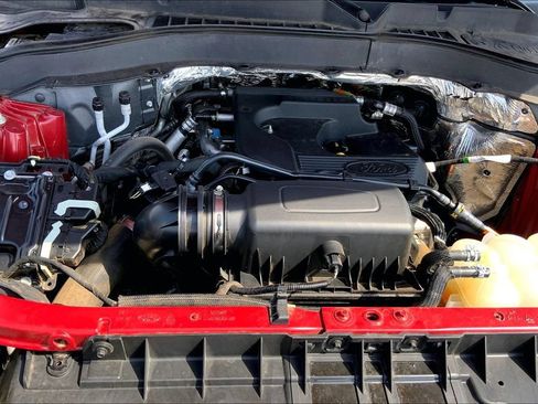 Used 2020 Ford Explorer XLT w/ Equipment Group 202A AWD/4WD image 33