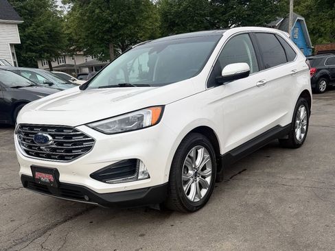 Used 2019 Ford Edge Titanium w/ Equipment Group 301A AWD/4WD image 2