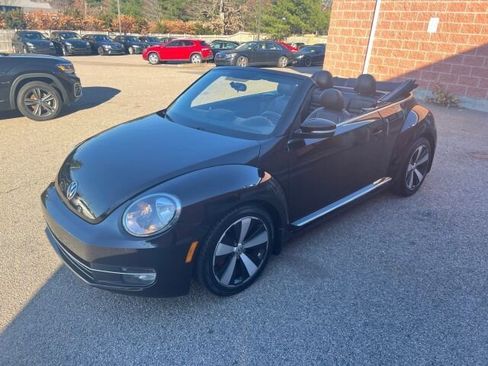 Used 2013 Volkswagen Beetle 2.0T image 9