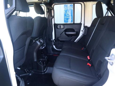 Used 2018 Jeep Wrangler Unlimited Sport S AWD/4WD image 49