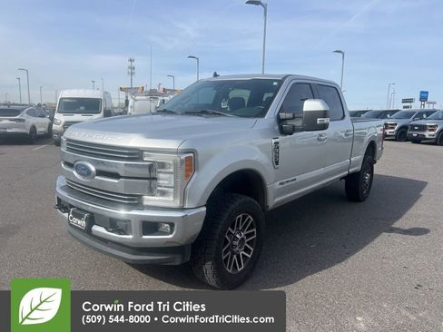 Used 2019 Ford F350 Lariat w/ Lariat Ultimate Package image 4