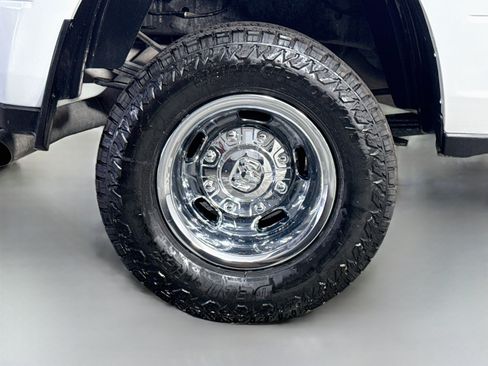 Used 2024 RAM 3500 Tradesman w/ Chrome Appearance Group AWD/4WD image 33