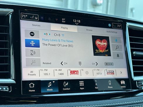 Used 2024 Chrysler Pacifica Select image 21