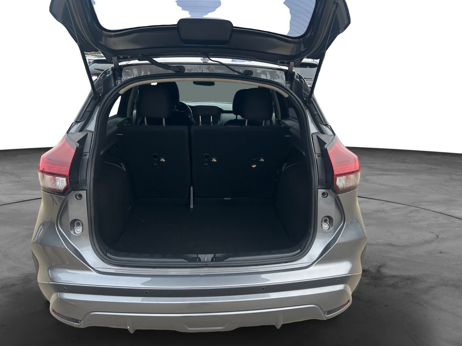 Used 2022 Nissan Kicks S FWD image 11