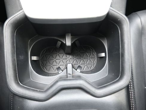 Used 2023 Toyota RAV4 XLE Premium FWD image 10