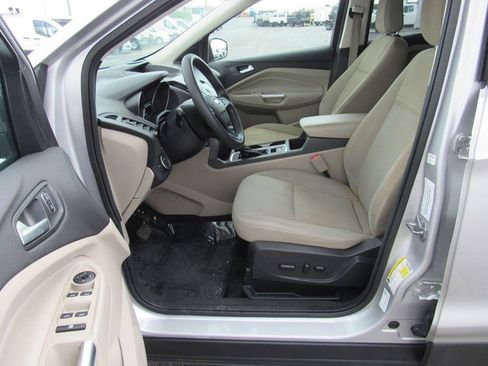 Used 2018 Ford Escape SE w/ Ford Safe & Smart Package FWD image 23