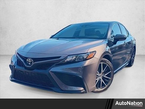 Used 2023 Toyota Camry SE image 1