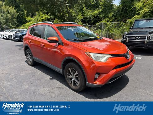 Used 2016 Toyota RAV4 XLE FWD image 1