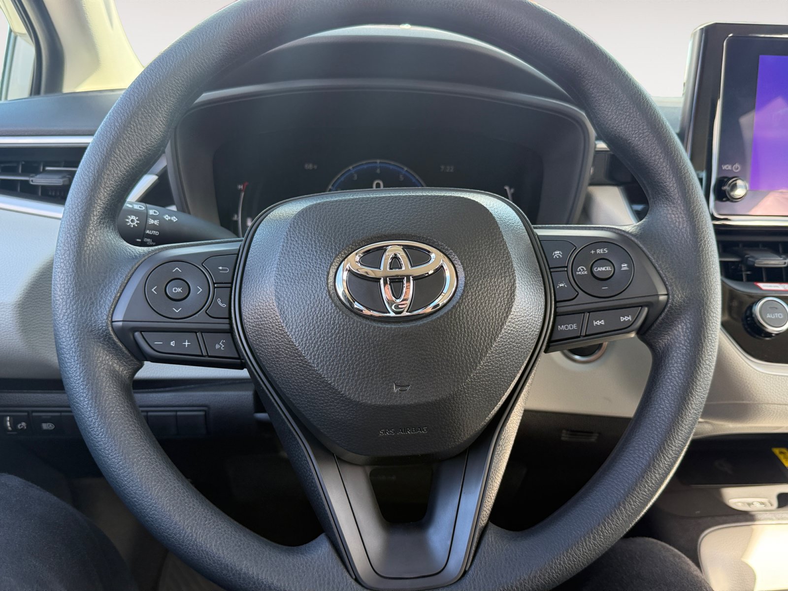 New 2027 Toyota Corolla LE w/ LE Premium Package FWD image 12