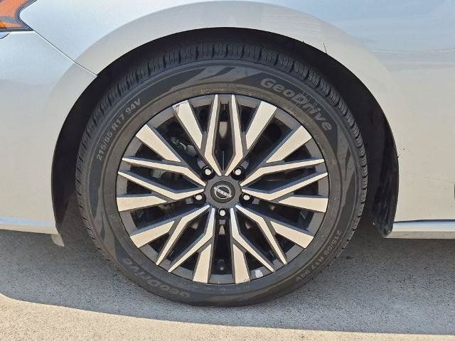 Certified 2025 Nissan Altima 2.5 SV FWD image 15
