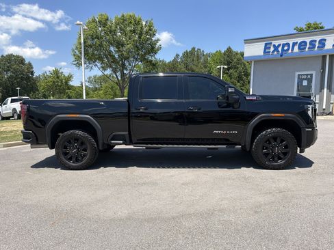 Used 2024 GMC Sierra 2500 AT4 w/ AT4 Premium Plus Package AWD/4WD image 13