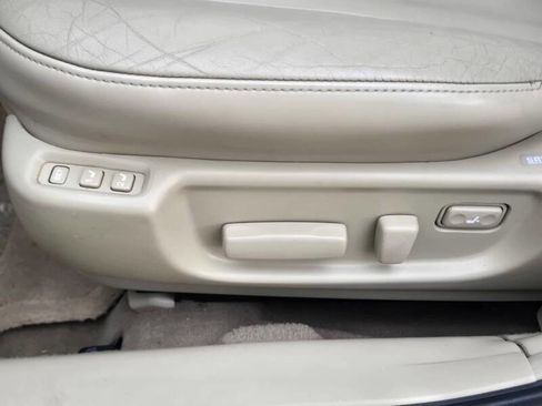 Used 2002 Toyota Avalon XLS image 23