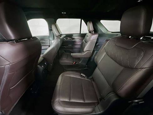 Used 2025 Ford Explorer Platinum w/ LUX Leather Package image 29