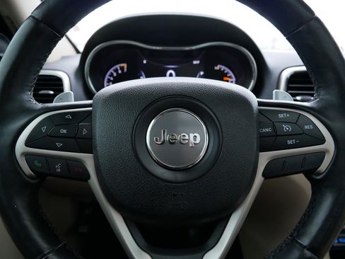 Used 2017 Jeep Grand Cherokee Limited w/ Luxury Group II image 25