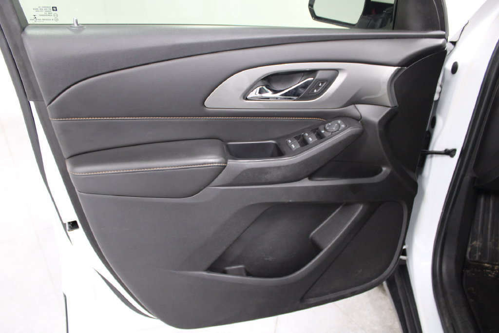 Used 2018 Chevrolet Traverse LT FWD image 16