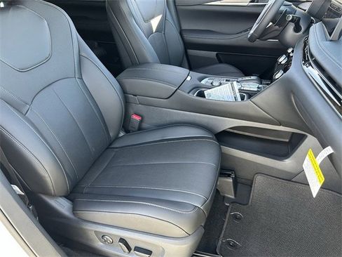 New 2026 INFINITI QX60 Luxe image 12