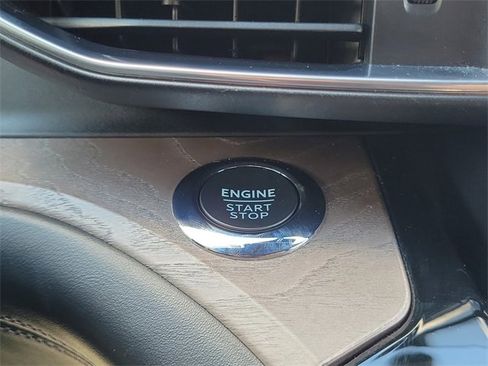 Used 2023 Ford Explorer Platinum w/ Technology Package image 17