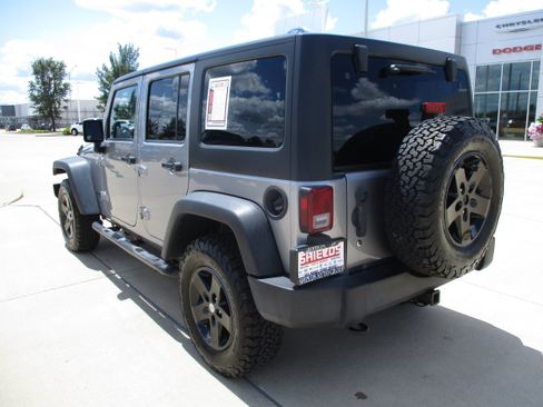 Used 2014 Jeep Wrangler Unlimited Sport w/ Quick Order Package 24S AWD/4WD image 3
