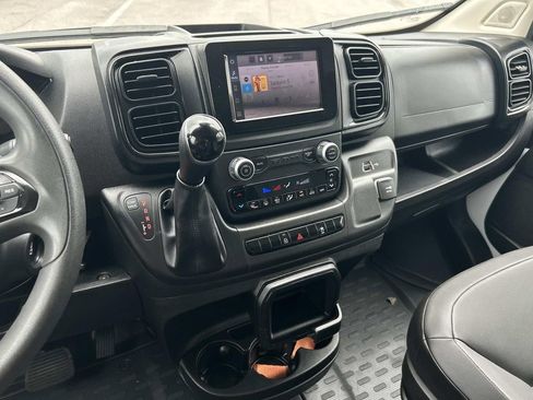 Used 2024 RAM ProMaster 2500 w/ Convenience Group FWD image 24