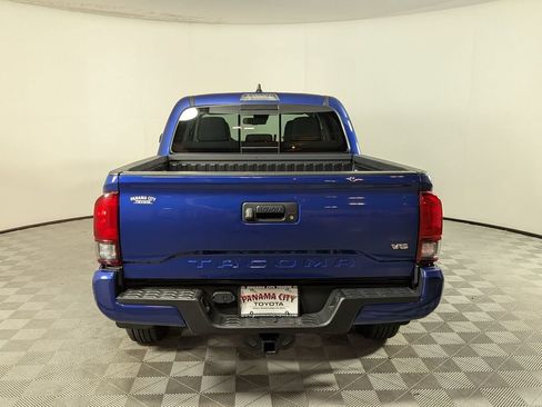 Used 2022 Toyota Tacoma SR5 w/ Technology Package RWD image 4