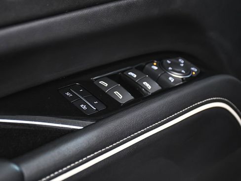 Used 2023 Cadillac Escalade ESV Sport w/ LPO, ONYX Package AWD/4WD image 10