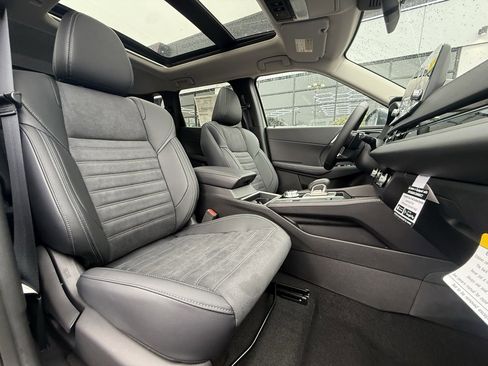 Used 2025 Mitsubishi Outlander SE image 28