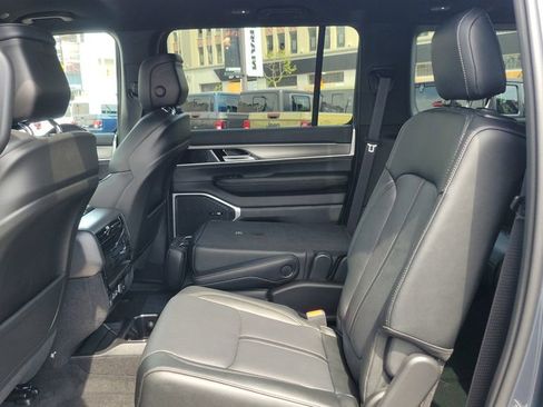 New 2025 Jeep Wagoneer Series II image 10