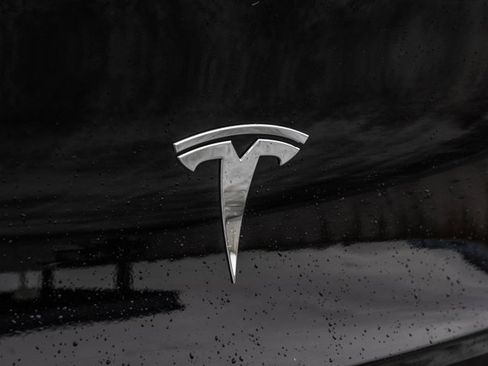 Used 2021 Tesla Model Y Long Range image 8