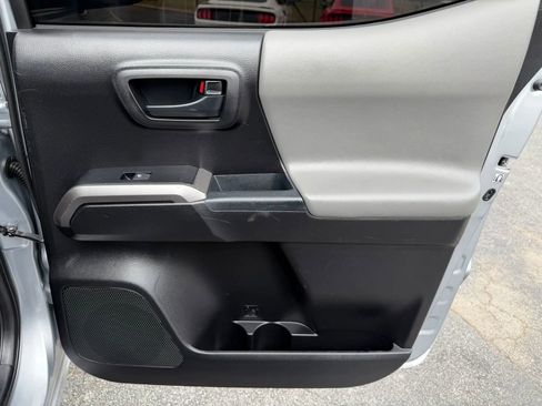 Used 2019 Toyota Tacoma SR5 RWD image 23