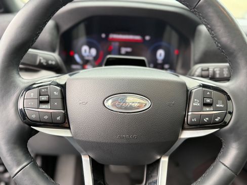 Used 2025 Ford Explorer Platinum w/ LUX Leather Package image 36