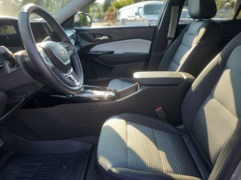 Certified 2026 Chevrolet Trax LT w/ Driver Confidence Package FWD image 17