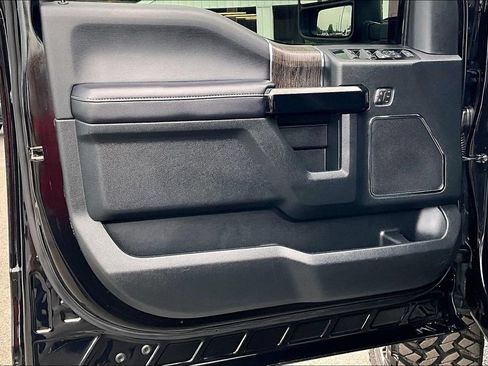 Used 2021 Ford F250 Lariat w/ Lariat Ultimate Package AWD/4WD image 23